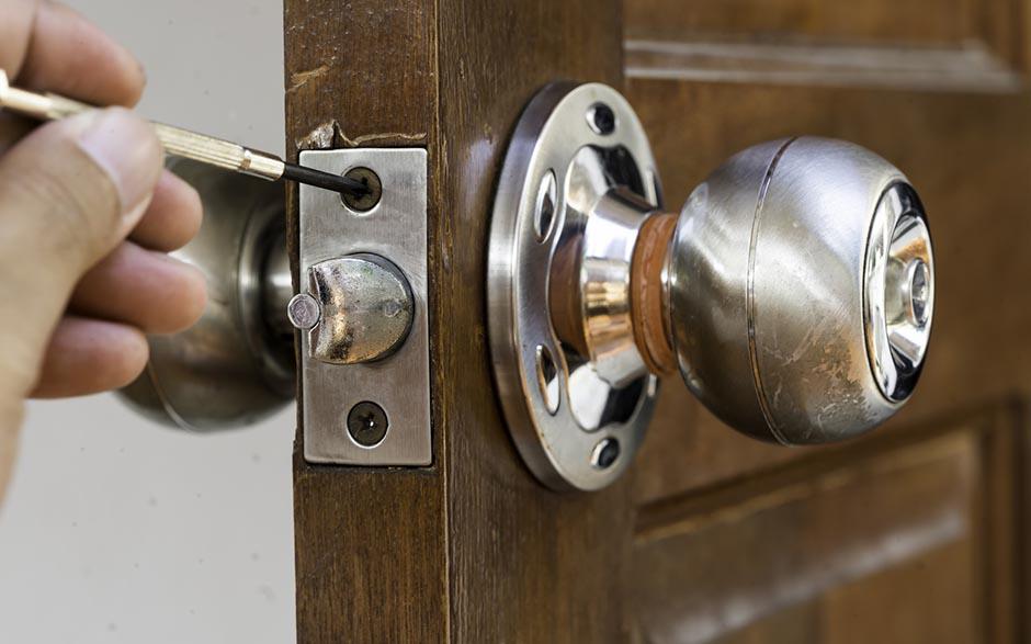 porte claquée serrurier Puteaux